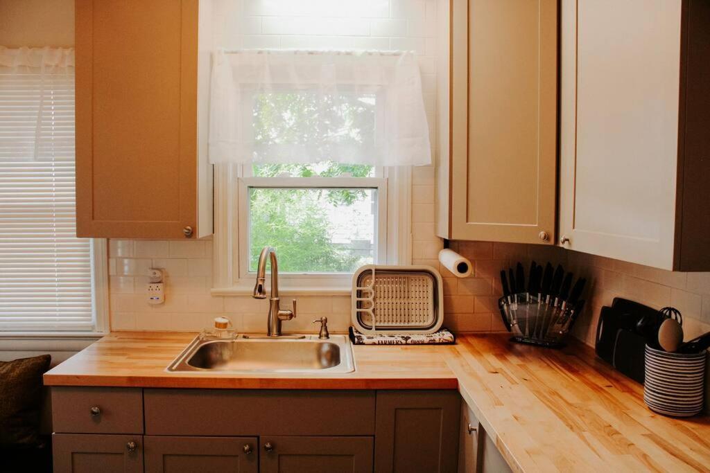 Cozy House Near Lake Erie, 10 Minutes To Downtown. 克里夫兰 外观 照片